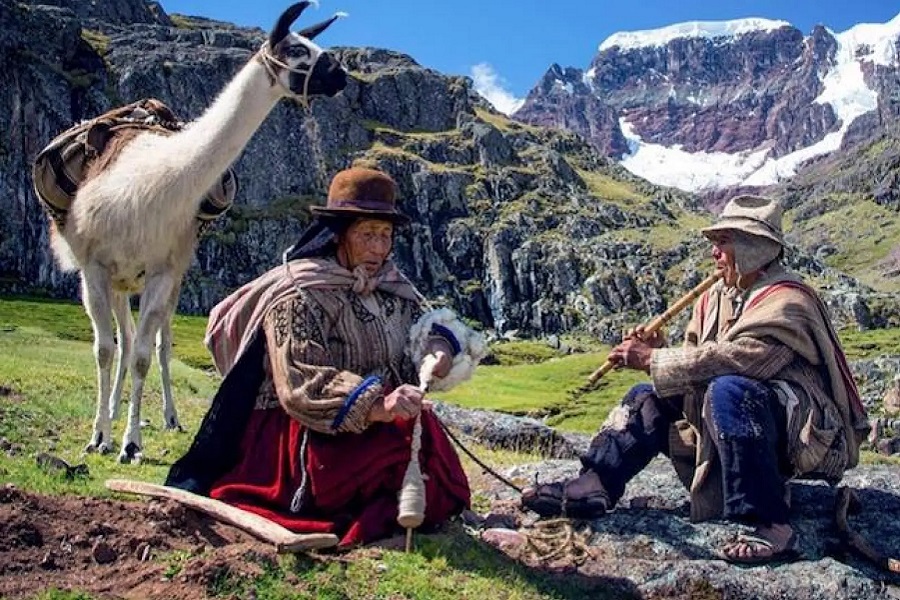 Wiñaypacha (Peru, 2017) – Time, Isolation, and the Weight of&nbsp;Waiting