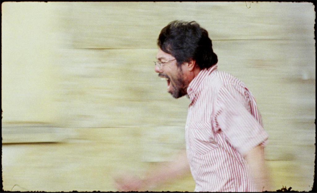 A Poet (Colombia, 2025) – The Comedy and Tragedy of Chasing&nbsp;Art
